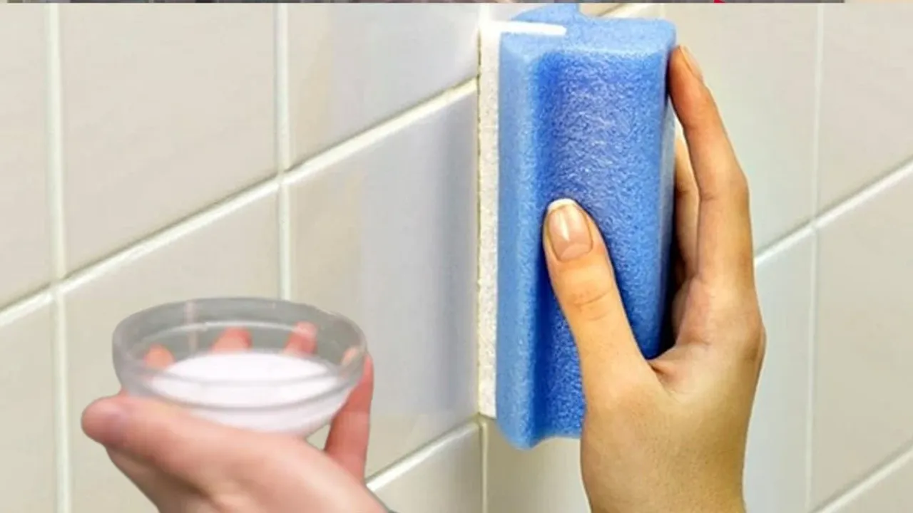 2 kotitekoista keinoa kalkkikiven ja tarttuneen lian poistamiseen kylpyhuoneen laatoista.