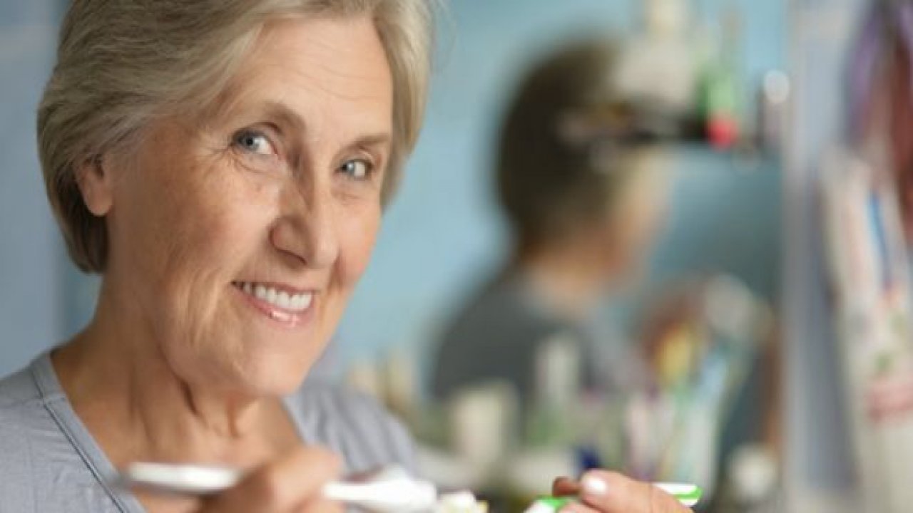 Hygienia 65 vuoden jälkeen: tässä on ihanteellinen suihkun tiheys terveyden ylläpitämiseksi... eikä se ole kerran päivässä.