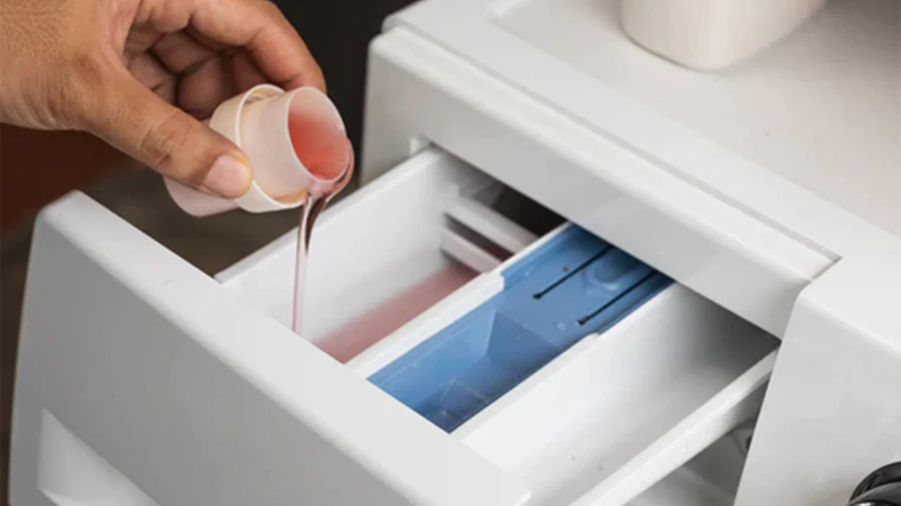 Pesuaineen ja suolan sekoittaminen pesukoneessa: mitkä ovat edut ja miksi se on niin tärkeää?