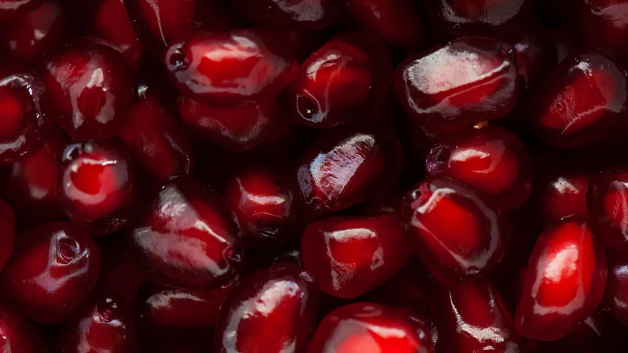 Granaattiomena: miksi se on hyödyllinen ja miten se tulisi sisällyttää ruokavalioon