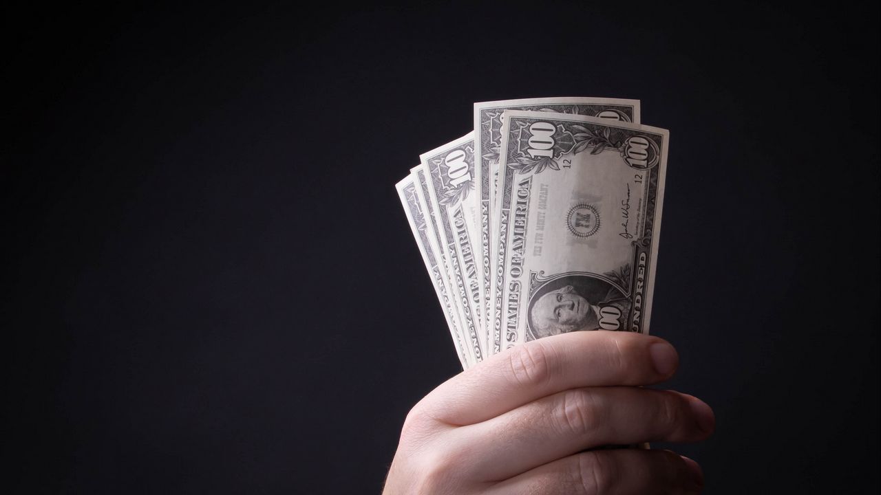 Taattu palautus | Tämän maan verovirasto maksaa automaattisesti 5000 dollaria jokaiselle, joka täyttää tämän verkkolomakkeen.