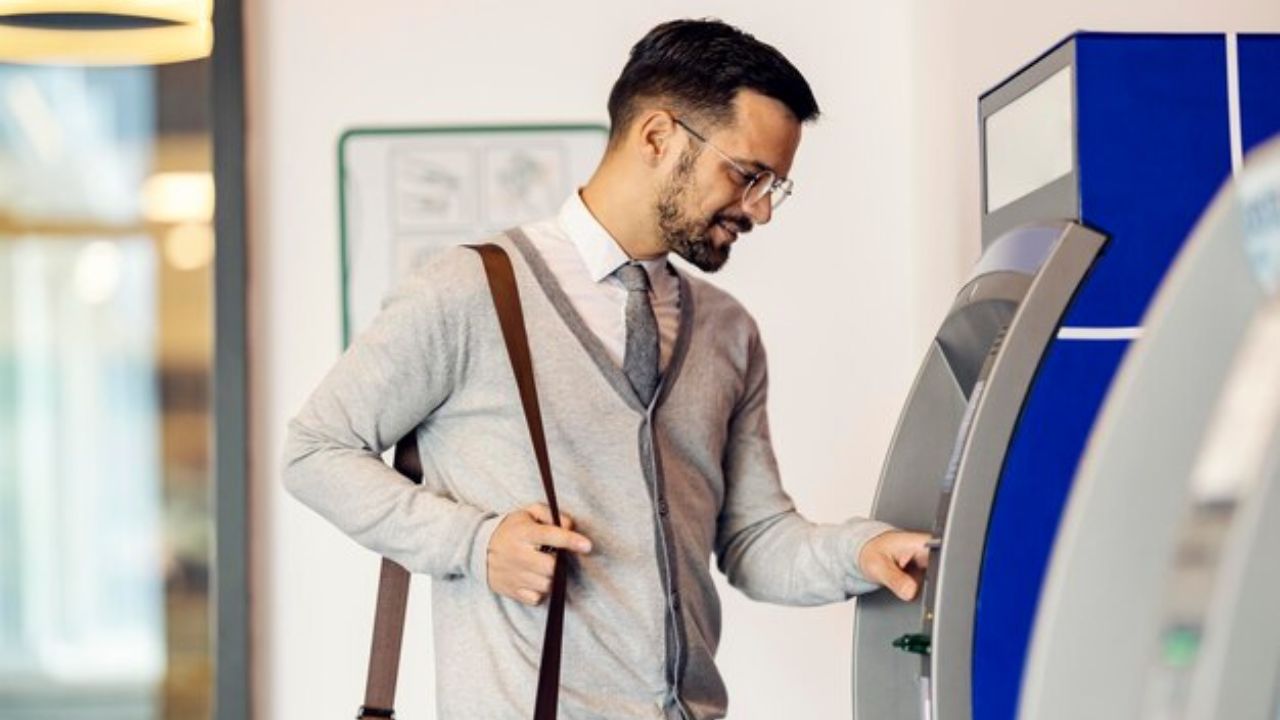 Tässä maassa on nyt sallittu henkilöllisyyden tarkistaminen pankkiautomaateissa osana Half-Price Plus -ohjelman toista vaihetta; suuri pankki on selventänyt tilannetta.