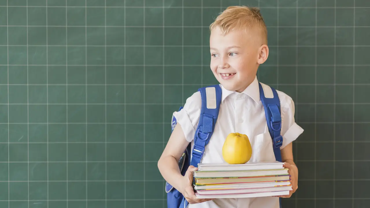 Tämä maa ilmoittaa uudesta ikärajasta valmistavalle luokalle ja ensimmäiselle luokalle pääsemiseksi seuraavasta lukuvuodesta alkaen.