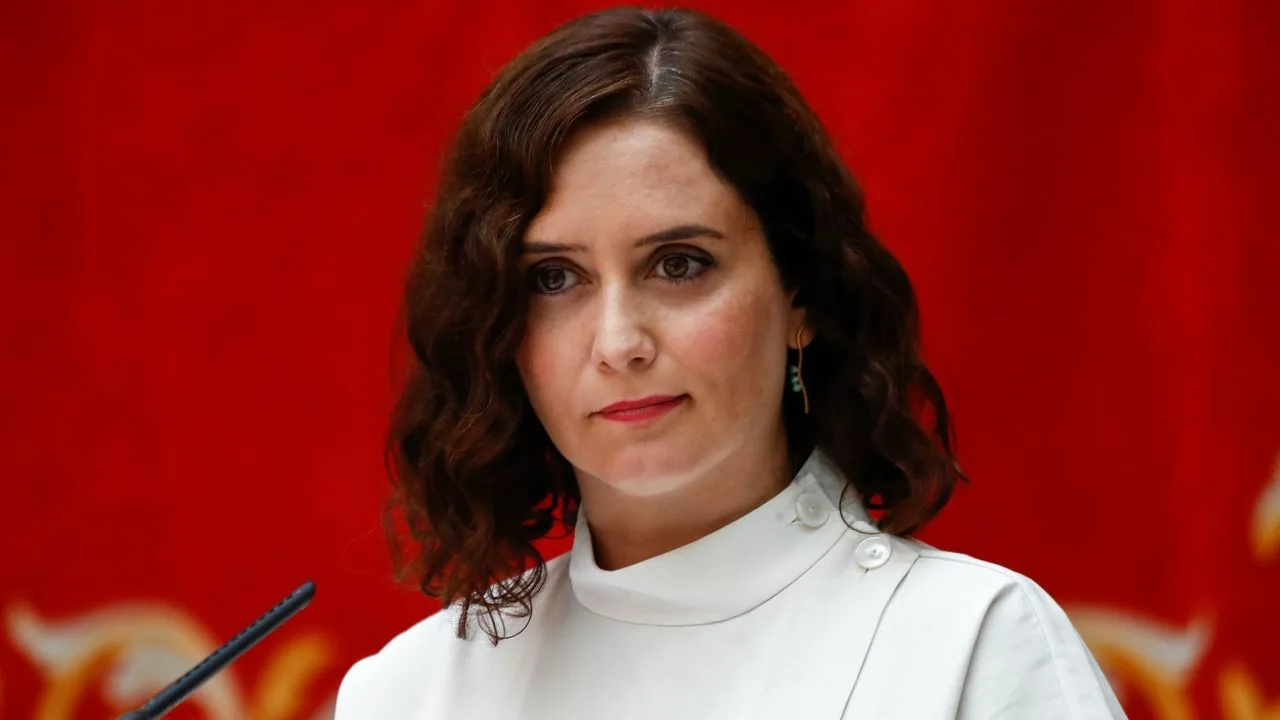 Isabel Díaz Ayuso: ”Herään, ja ensimmäiset kaksi tuntia ovat minulle inspiraation lähde. Noin kello 6 aamulla olen jo töissä. Ja kello 8 menen kuntosalille.”