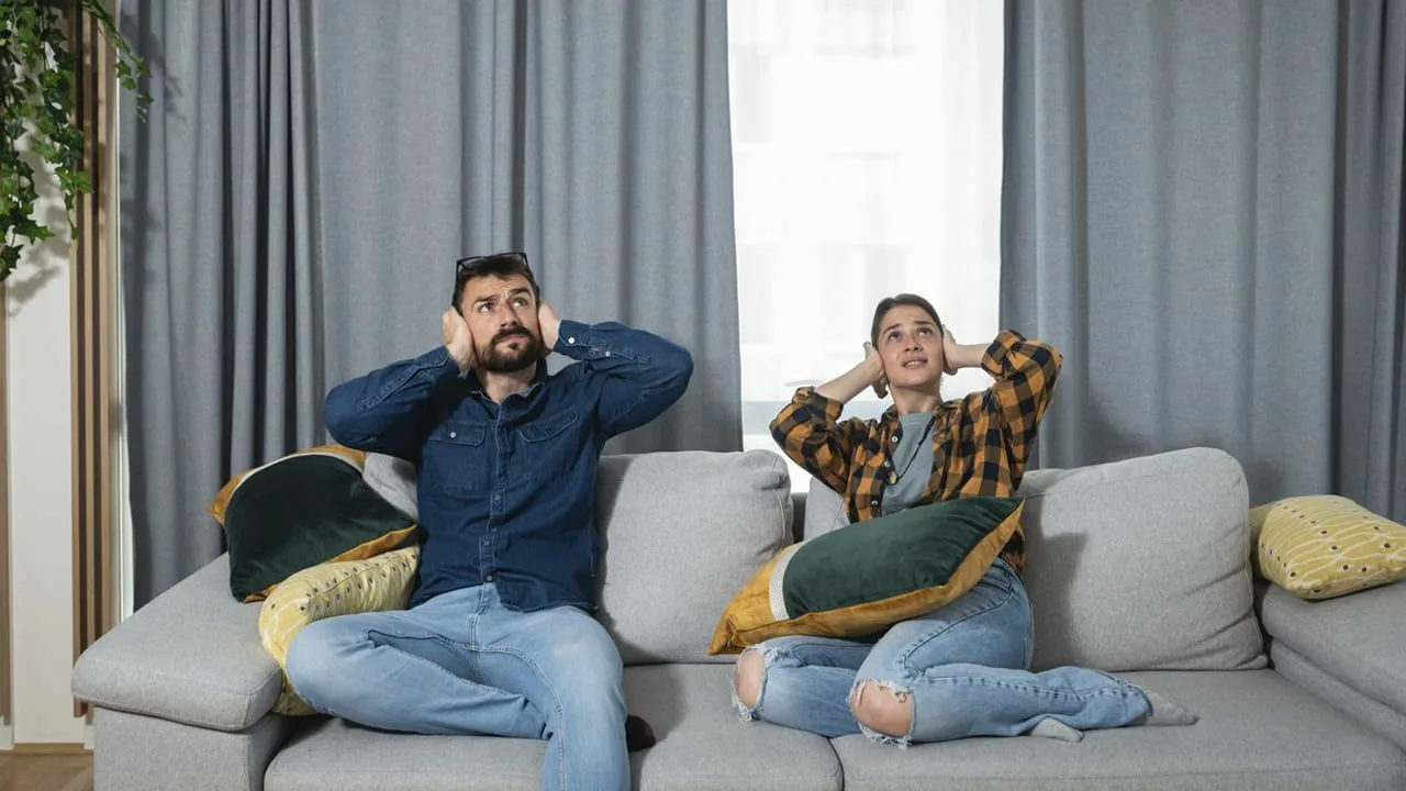 Tavallinen ruuvi riittää: tämä keksintö auttaa sinua kuulemaan naapurit talossa vähemmän.