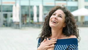 Ota kiitollisuuden tapaksi: psykologit neuvovat – näin se toimii aivoissamme