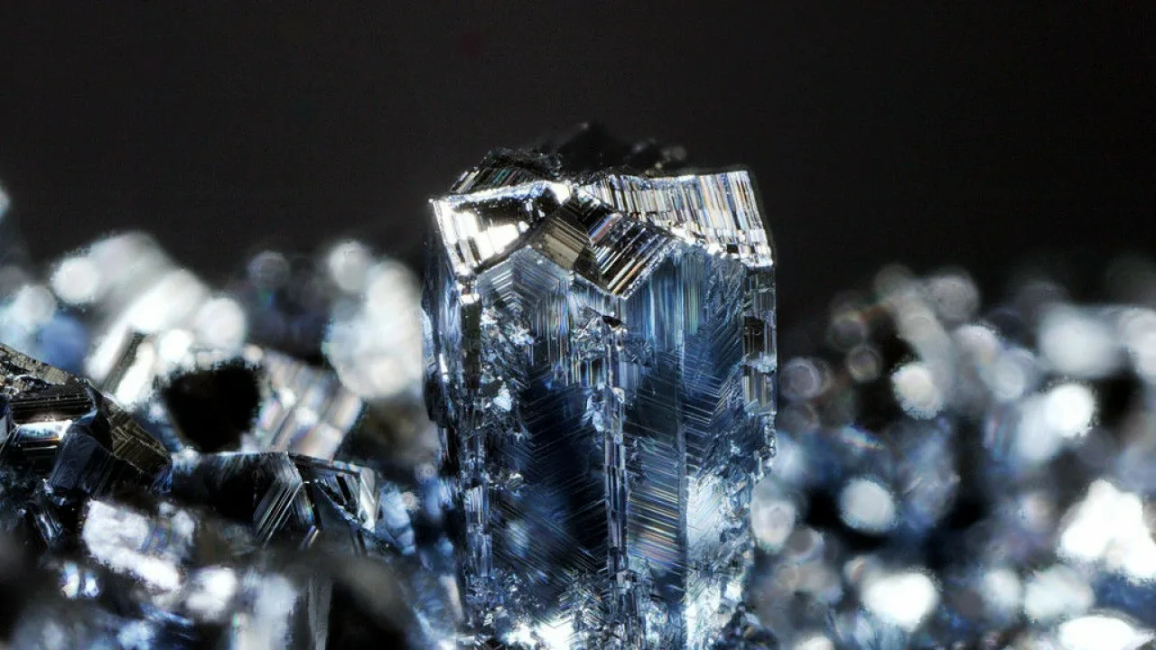 Ne muodostavat maapallon kestävimmän ja kovimman metallin: se on yhden voiman käsissä.