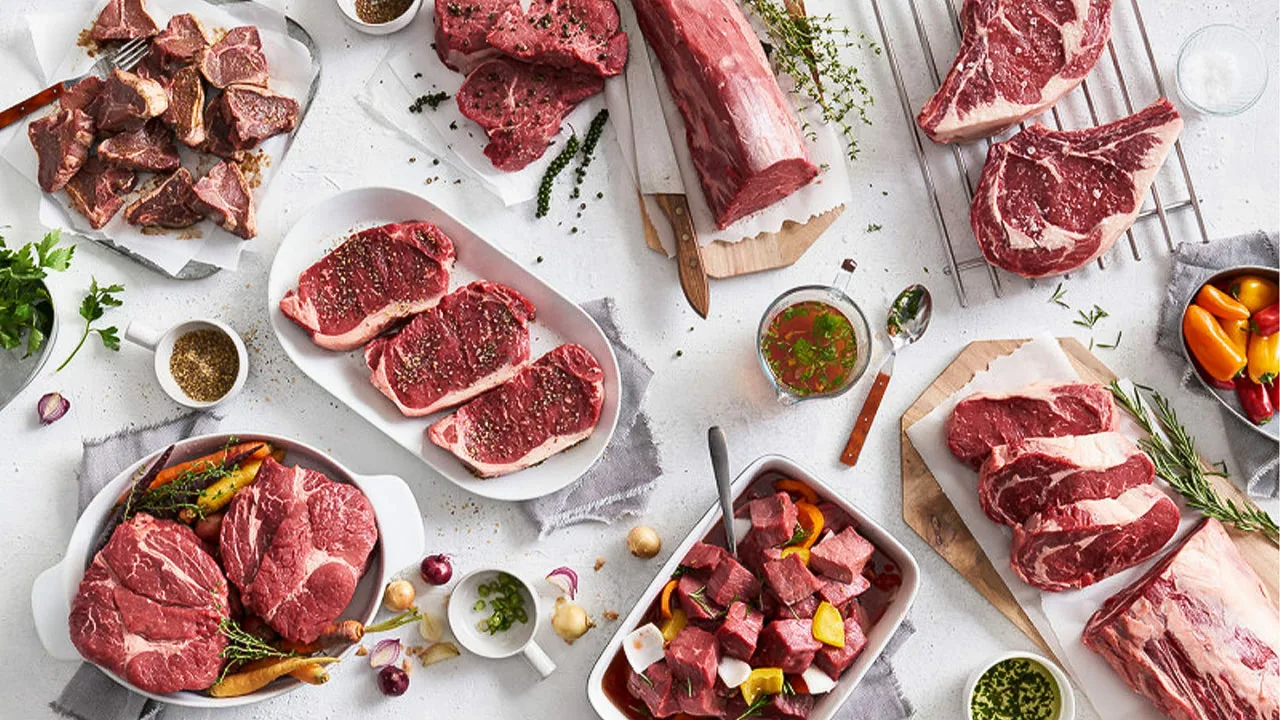 Esihistoriallinen juhla-ateria. Yhden juhla-aterian aikana muinaisen asutuksen asukkaat nauttivat kahdeksaa eri lihalajia