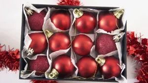 Hyvästi, punaiset joulukuusen pallot: tämä trendi on tyylikkäämpi ja käytännöllisempi.