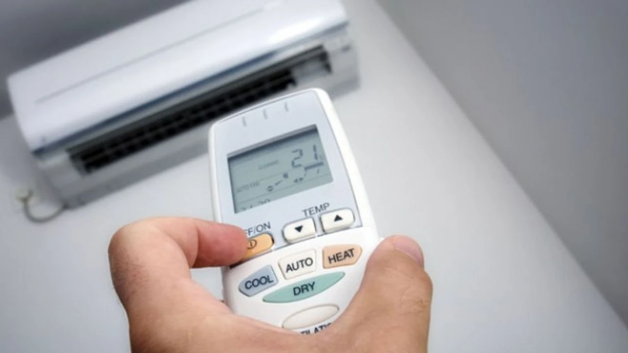 Ei 24° eikä 22°: mihin lämpötilaan ilmastointilaite tulisi asettaa, jotta säästetään sähköä?