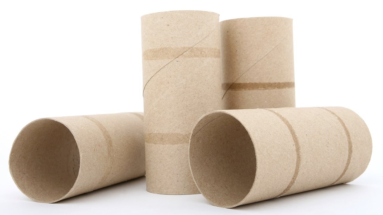 En tiennyt tätä, mutta jos käytämme paperipyyhkeitä uudelleen, voimme tehdä niistä pussien annostelijan.