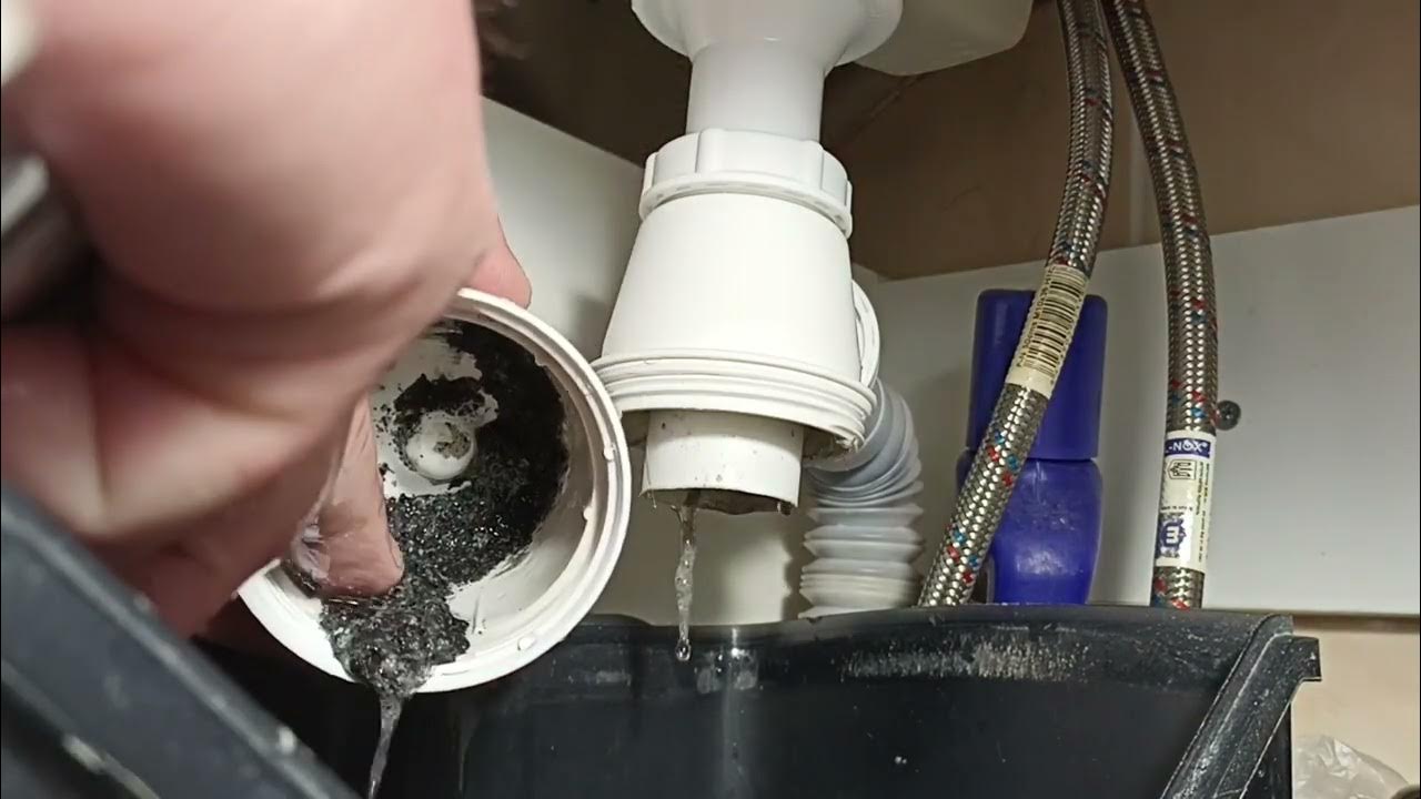 Kuinka puhdistaa kylpyhuoneen sifoni: salaisuus epämiellyttävien hajujen poistamiseen ja desinfiointiin, jota jokaisen tulisi soveltaa.