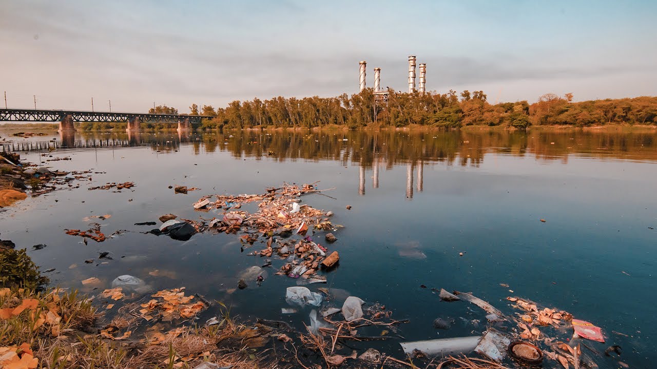 Tässä kaupungissa aloitettiin joen uoman puhdistus ja määrättiin 2600 euron sakko: ”Saastuminen jatkuu viikon ajan”.