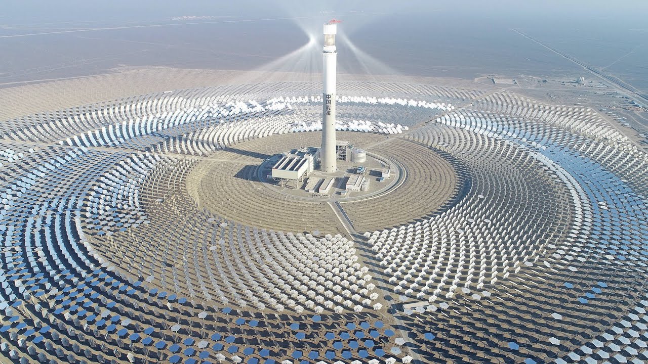 Kiinassa aurinkovoimala ”herätti” aavikon