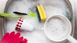 Ei tarvitse enää etsiä: paras tapa pestä astiat, jotta ne näyttävät uusilta juhlapäivinä.