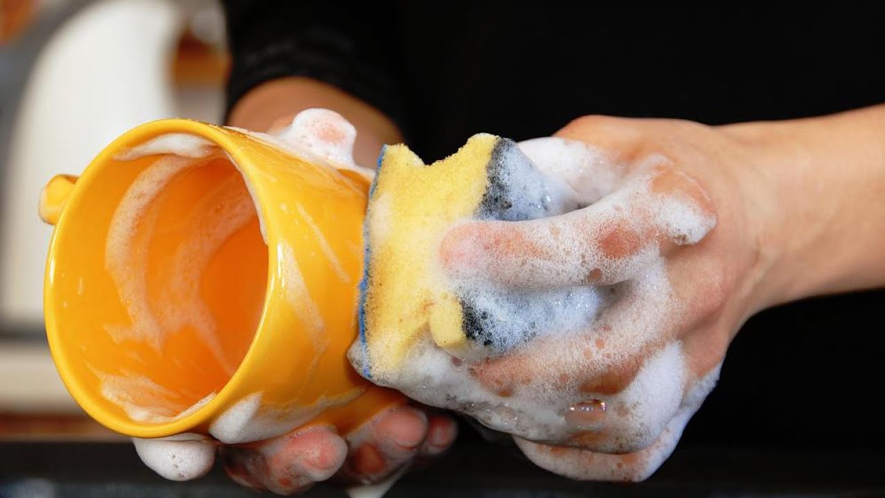 Ei tarvitse enää etsiä: paras tapa pestä astiat, jotta ne näyttävät uusilta juhlapäivinä.