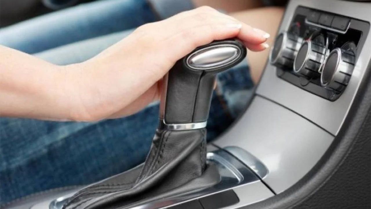 Mekaanikot pudistelevat päätään: kaikki, jotka ajavat automaattivaihteisella autolla, tekevät saman virheen.