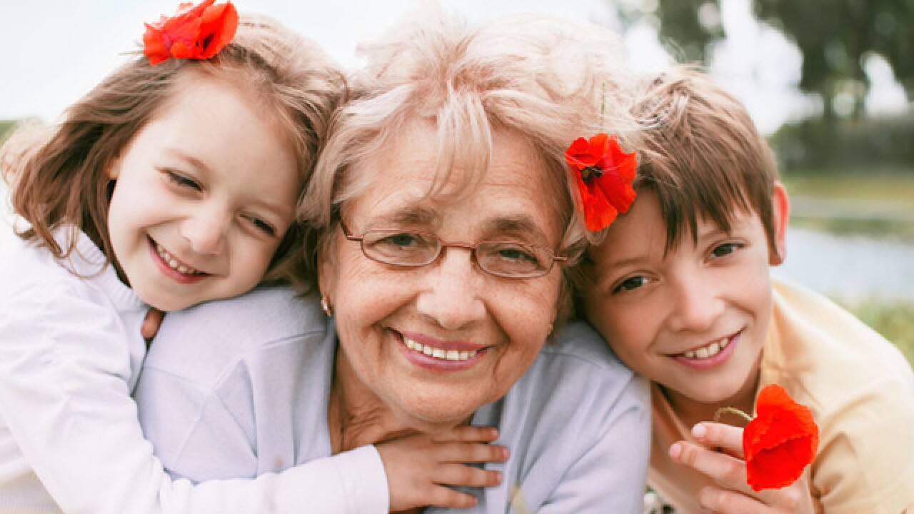 5 asiaa, joita ei koskaan pidä antaa lapsille ja lapsenlapsille. Kaikkien isoäitien ja isoisien tulisi tietää